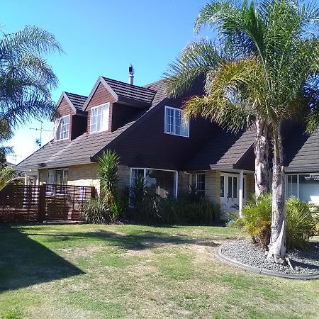 Royal Palms Papamoa Bed & Breakfast Exterior photo