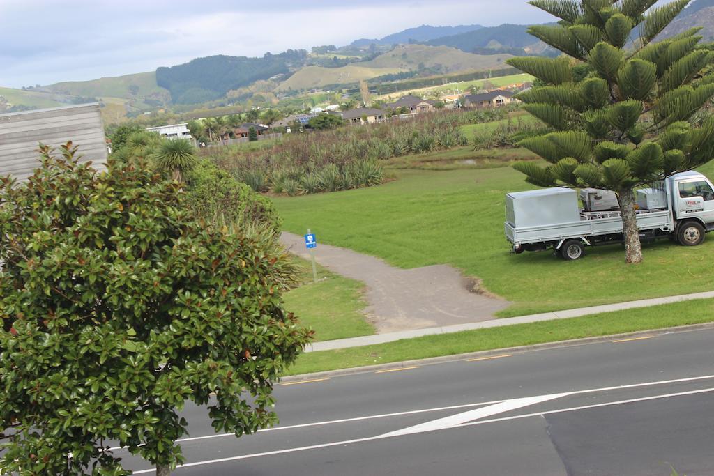 Royal Palms Papamoa Bed & Breakfast Exterior photo